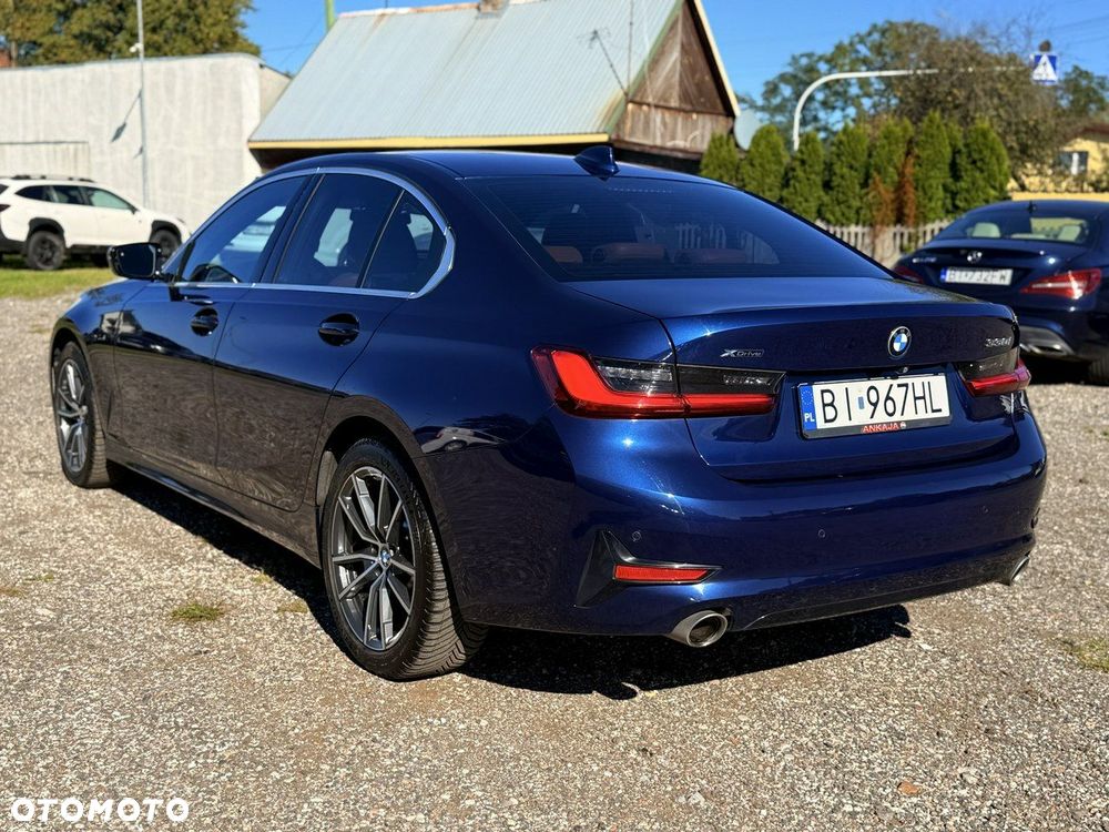 BMW Seria 3 330i xDrive - 14
