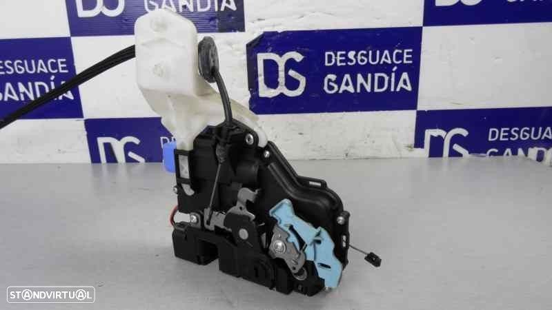 FECHADURA PORTA TRASEIRA DIREITA VOLKSWAGEN TOURAN 2006 -7L0839016D - 1