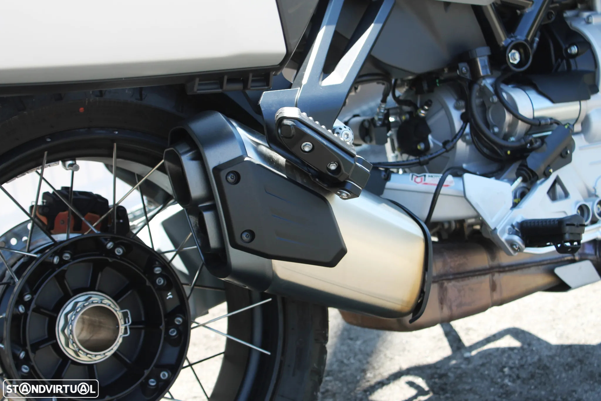 Moto Guzzi Stelvio 1000 - 13