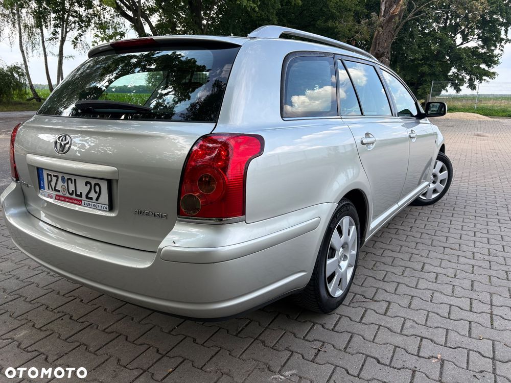 Toyota Avensis 1.8 VVT-i Edition - 8