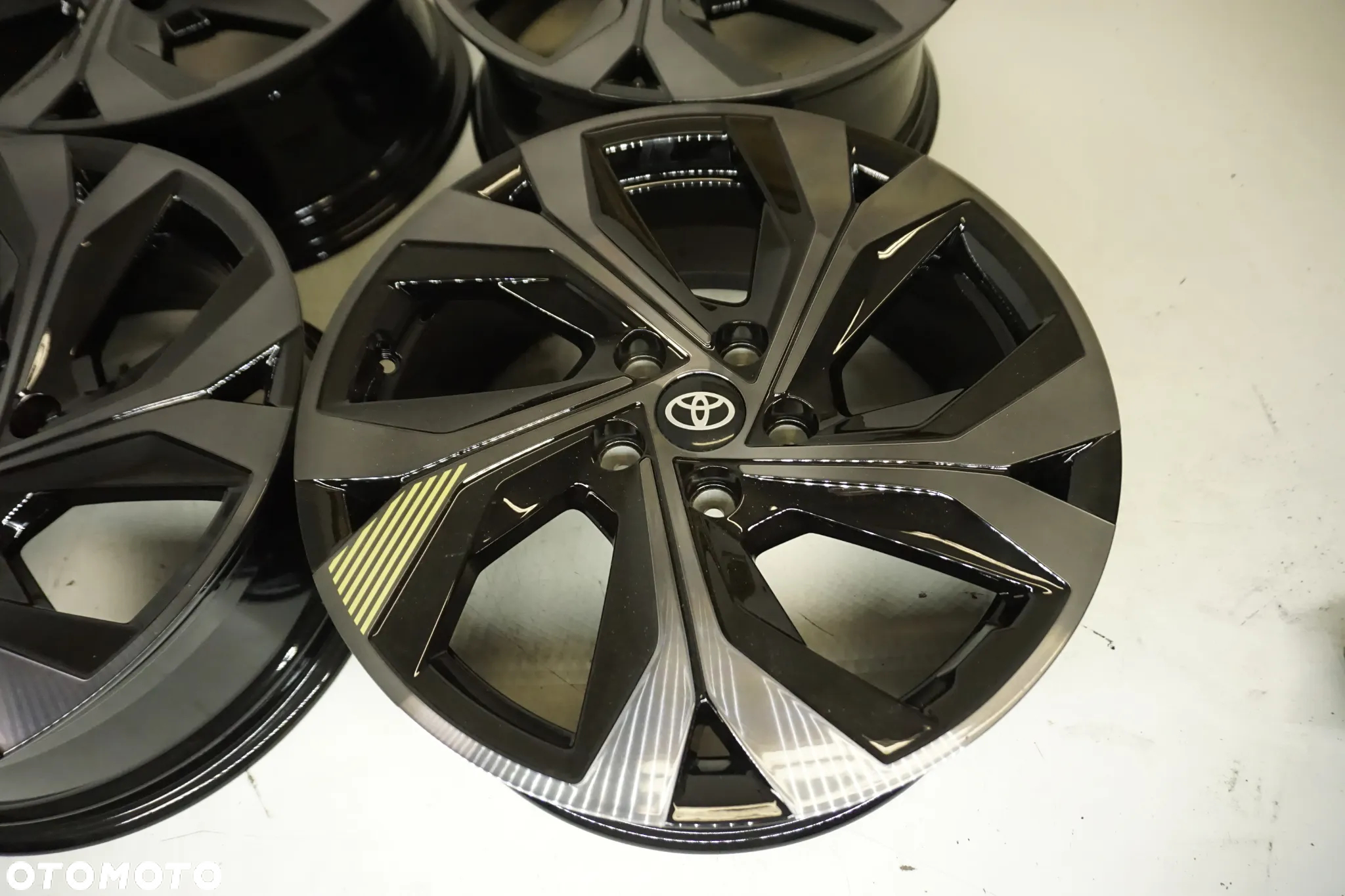 FELGI 18 TOYOTA RAV 4 CHR AURIS CAMRY COROLLA AVENSIS PRIUS PREVIA YARIS IV CROSS 5X114,3 - 5