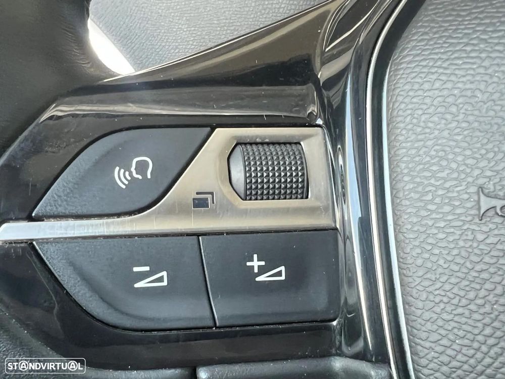 Peugeot 3008 1.2 PureTech Allure Pack - 17