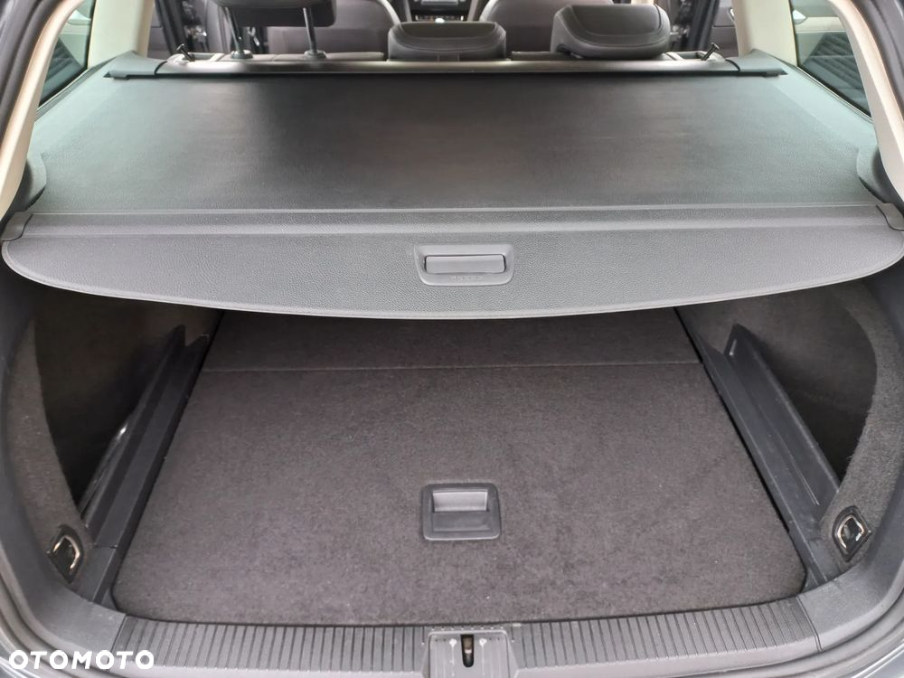 Volkswagen Passat - 30