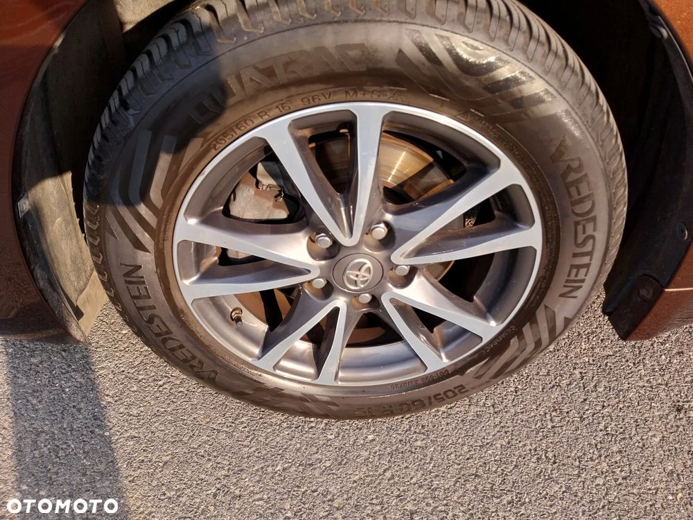 Toyota Avensis Touring Sports 1.6 D-4D Comfort - 19