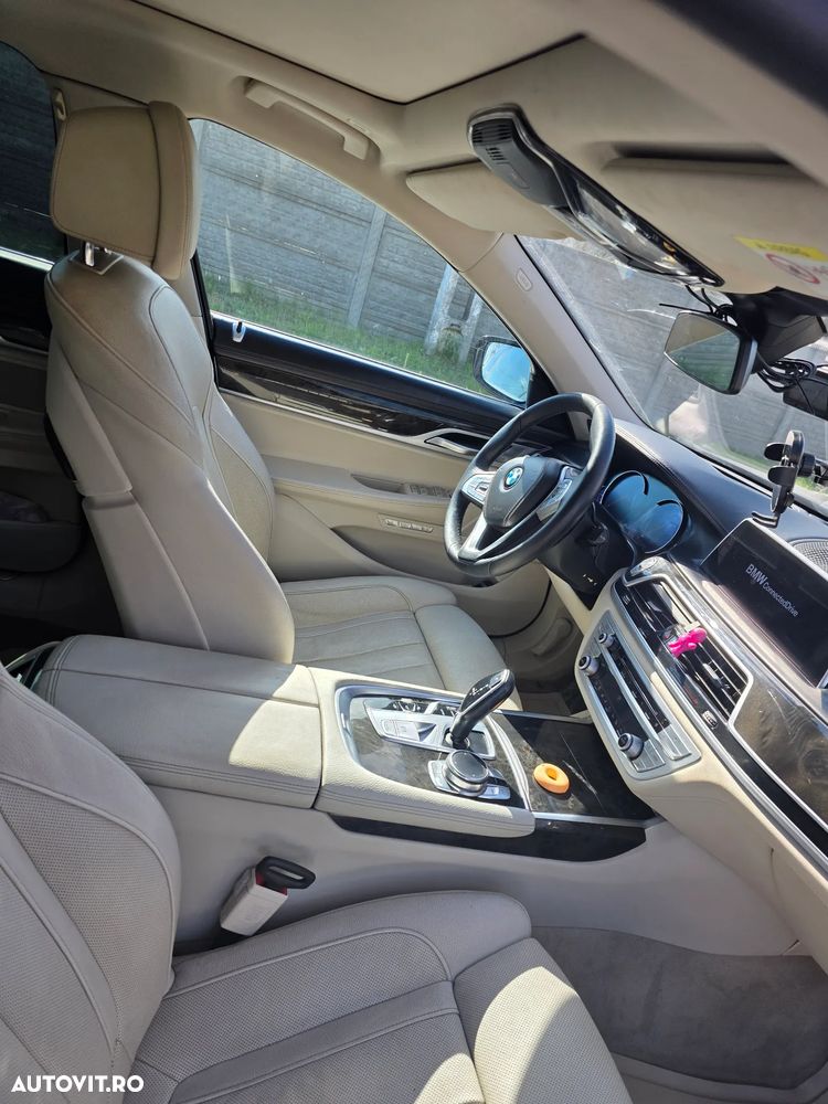 BMW Seria 7 740d xDrive - 24