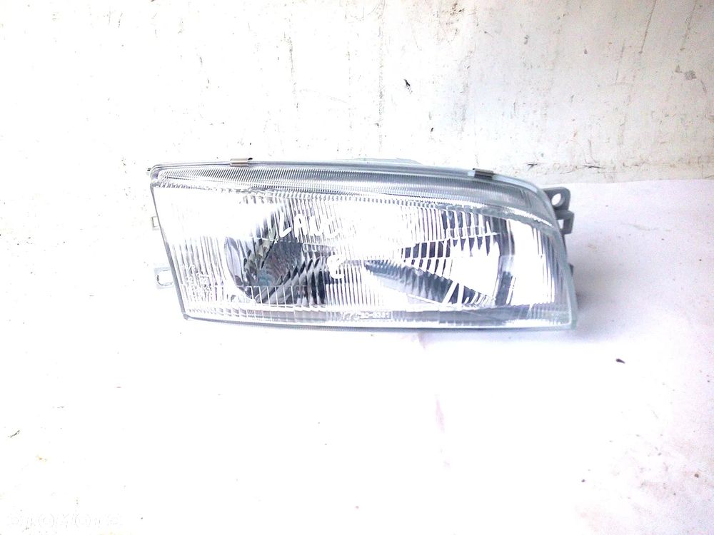 mitsubishi lancer v 92r- lampa przód prawa przednia - 1