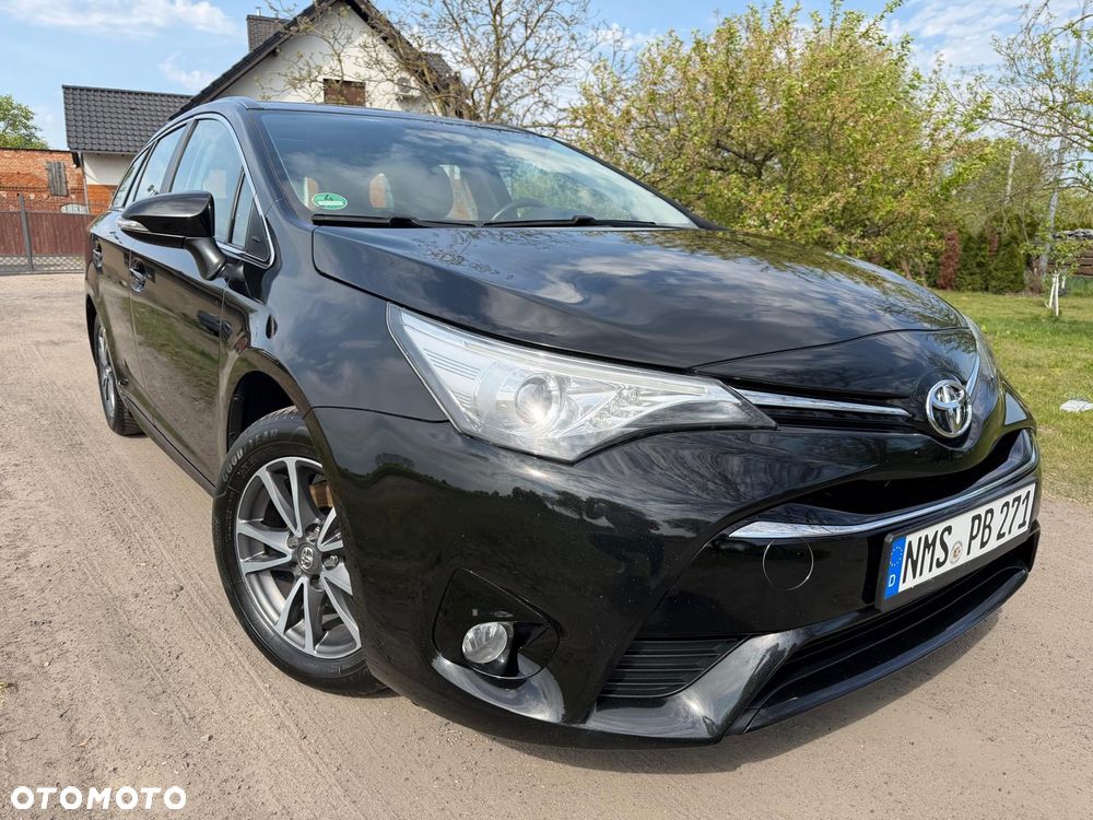 Toyota Avensis 1.8 Premium EU5 - 2