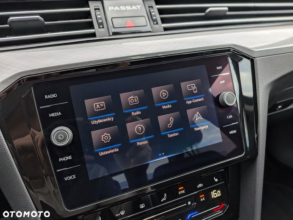 Volkswagen Passat 2.0 TSI Business DSG - 22