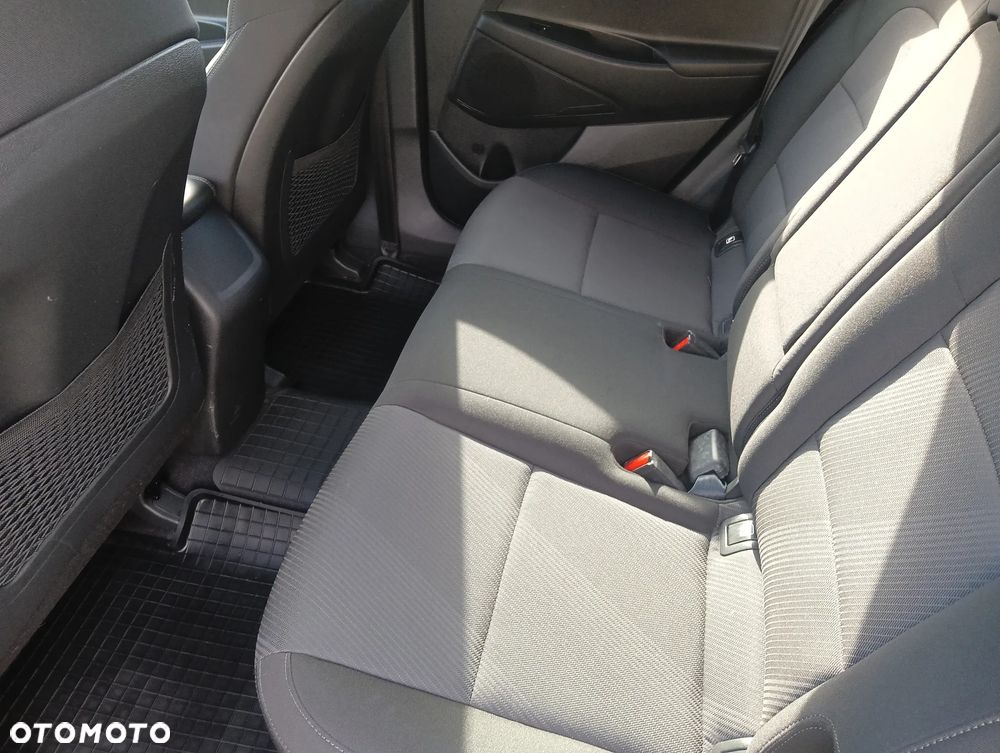 Hyundai Tucson 1.6 GDI BlueDrive Comfort 2WD - 9