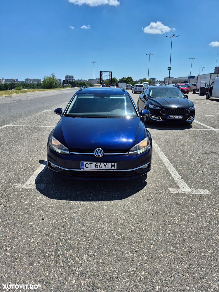 Volkswagen Golf - 1