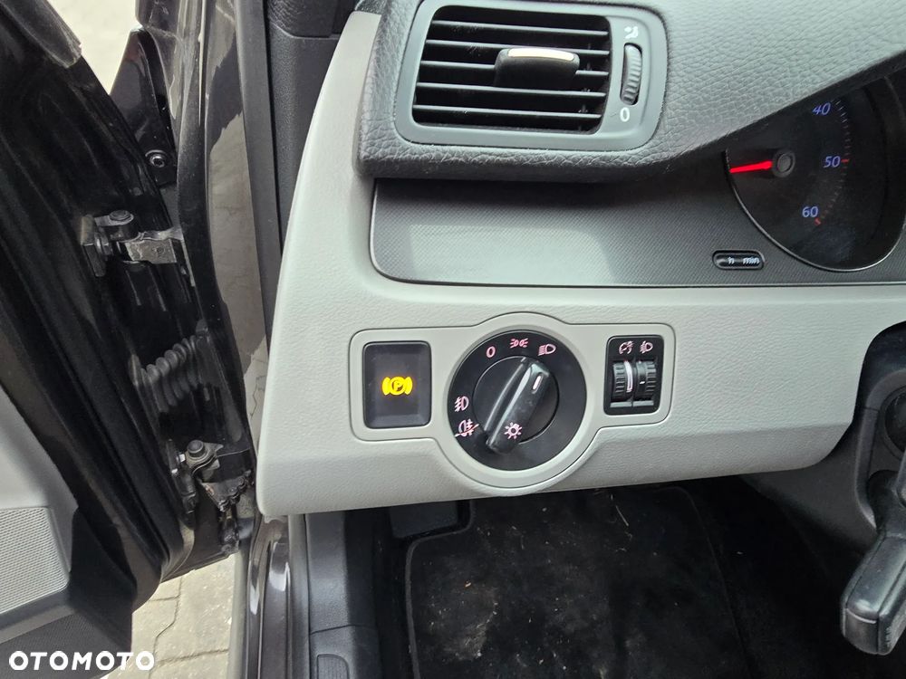 Volkswagen Passat 1.9 TDI Comfortline - 19