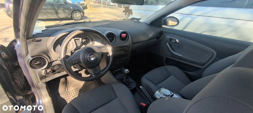Seat Ibiza SC 1.4 16V Sport - 6