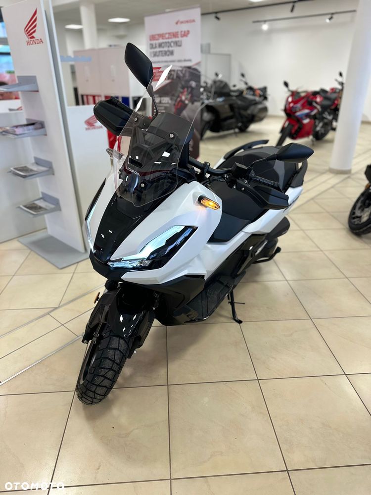 Honda ADV350 - 4