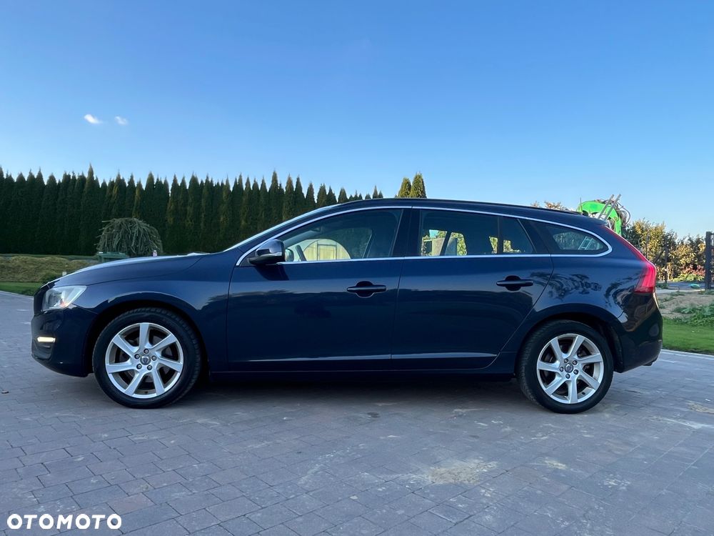 Volvo V60 D3 Momentum - 4