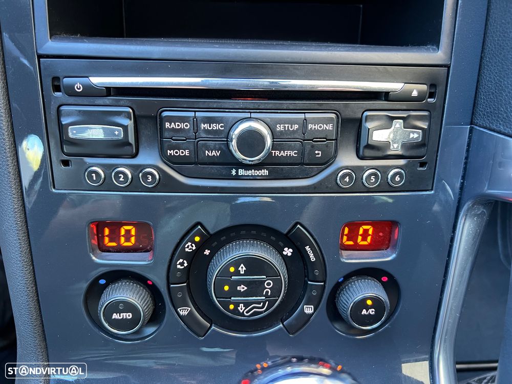 Peugeot 3008 1.6 BlueHDi Style EAT6 - 29