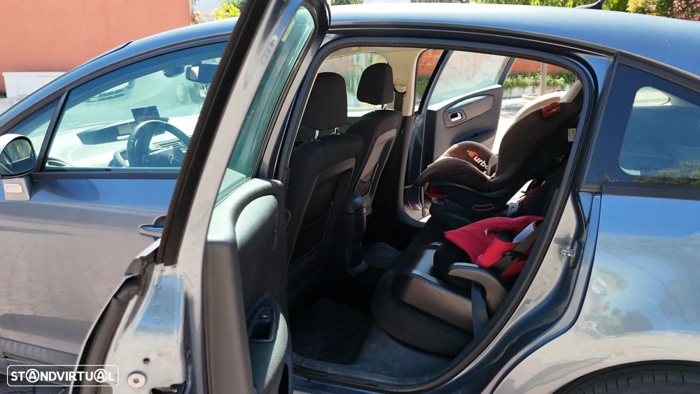 Citroën C4 1.4 16V SX - 13