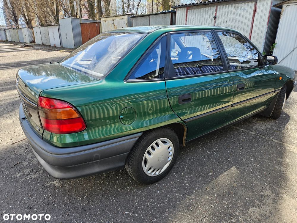 Opel Astra 1.4 GL - 7