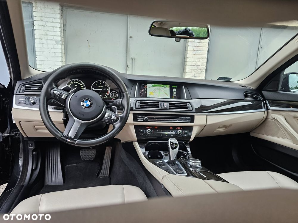 BMW Seria 5 525d xDrive Luxury Line - 17