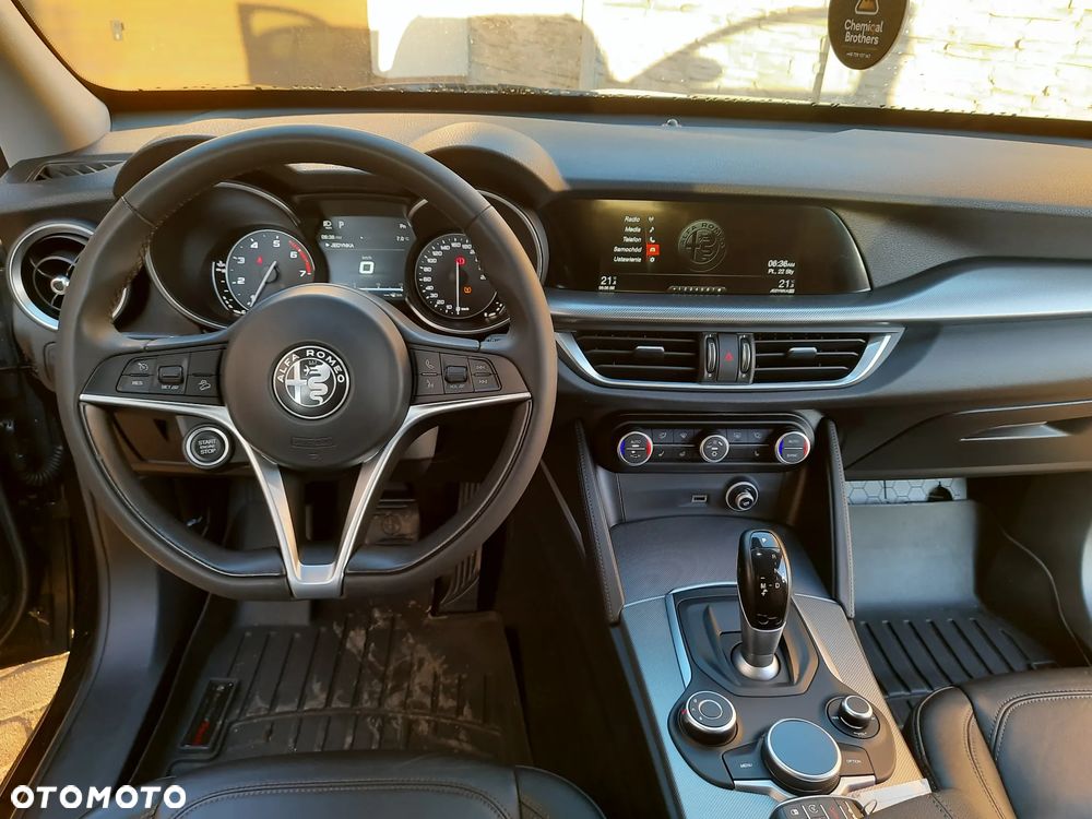 Alfa Romeo Stelvio 2.0 Turbo 16V AT8-Q4 Executive - 24