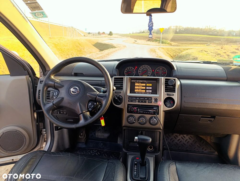 Nissan X-Trail 2.5 Sport - 20