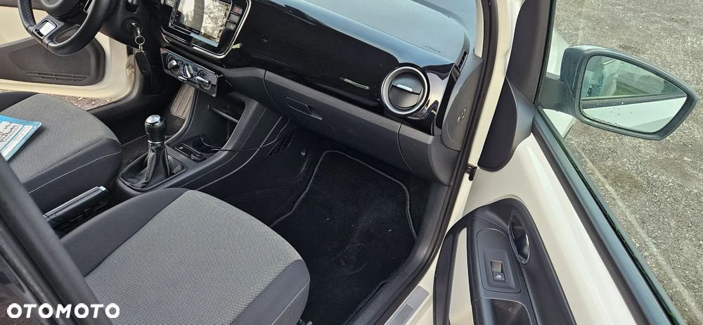 Volkswagen up! (BlueMotion Technology) high - 12