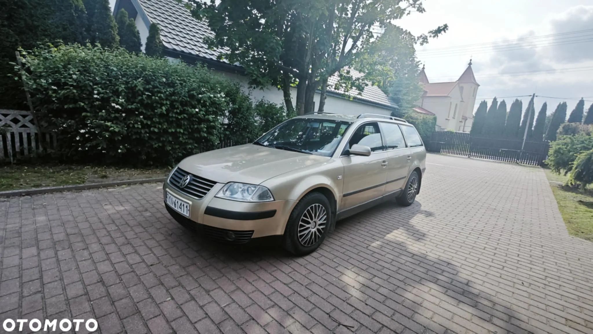 Volkswagen Passat - 1