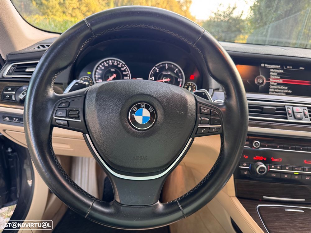 BMW 740 d - 36