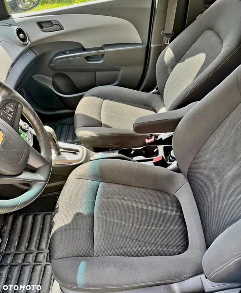 Chevrolet Aveo - 4