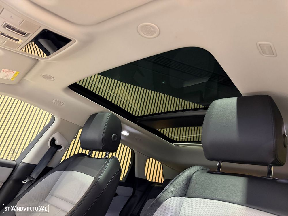 Land Rover Range Rover Evoque P300e R-Dynamic SE - 7