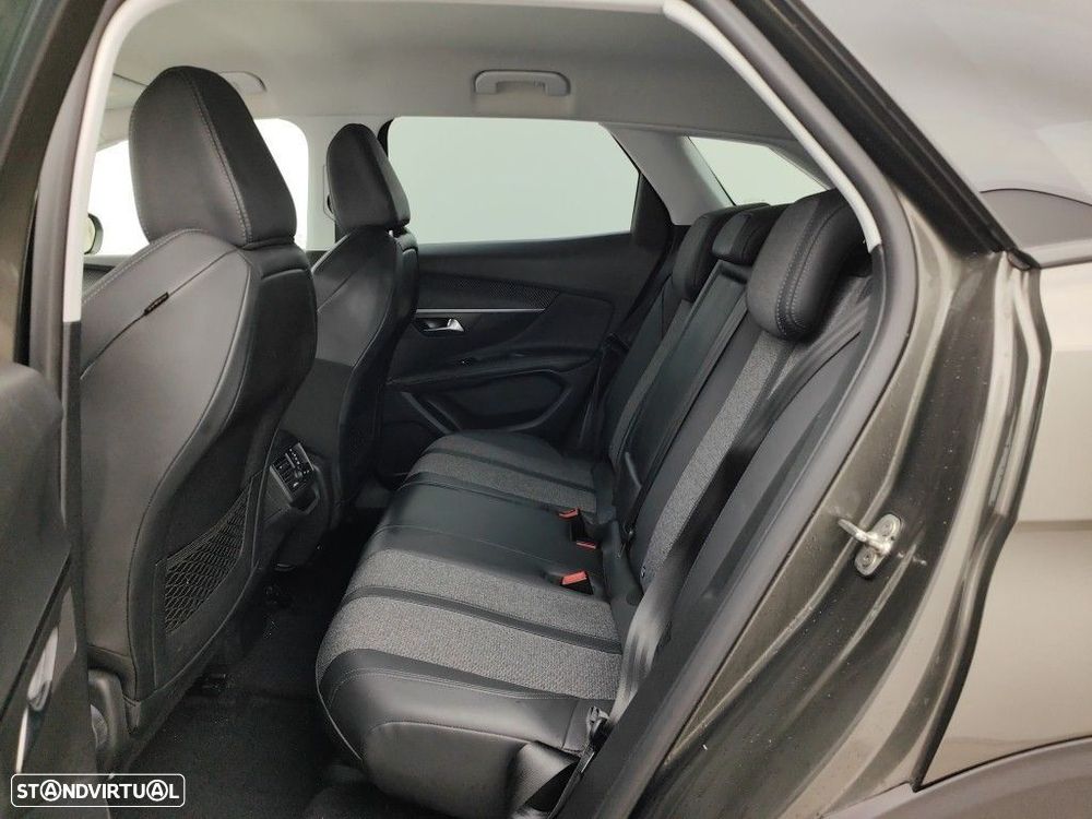 Peugeot 3008 1.2 PureTech Allure Pack EAT8 - 11