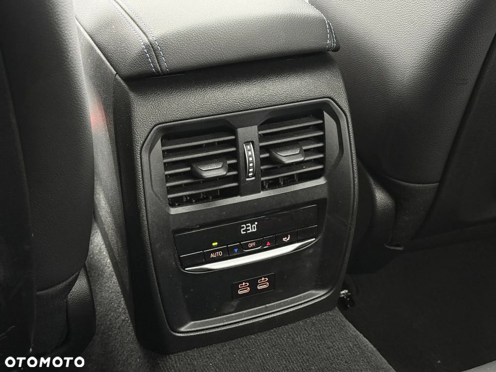 BMW Seria 3 320i GPF M Sport - 32