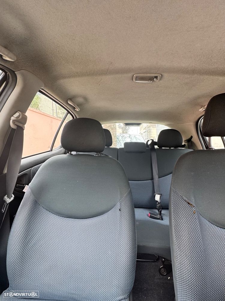 Toyota Yaris 1.0 SE - 6