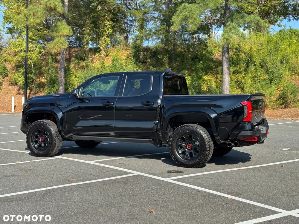 Toyota Tacoma - 13