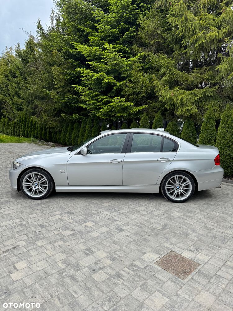 BMW Seria 3 330i xDrive Edition Sport - 2