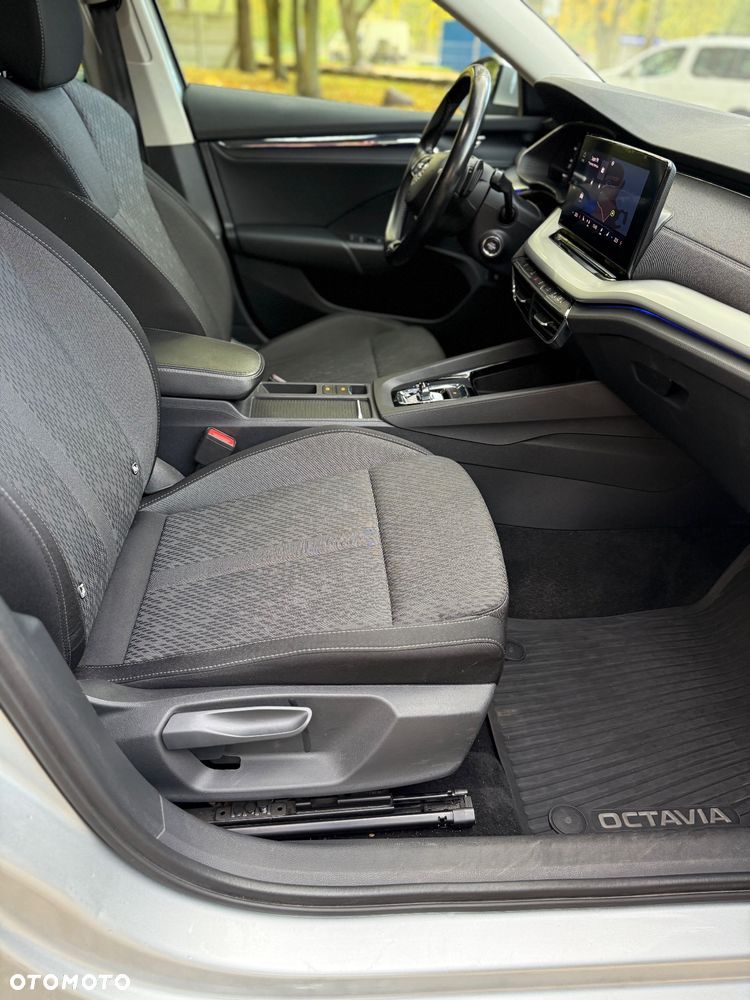 Skoda Octavia 2.0 TDI Style DSG - 24