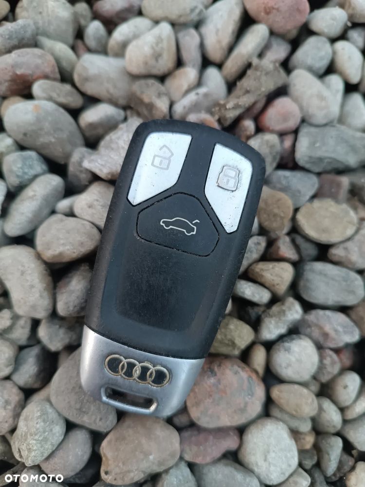 AUDI A8 D4 KLUCZYK 4.2 TDI - 1