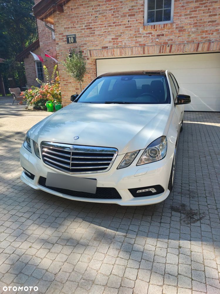 Mercedes-Benz E-Class 2010 photo 2