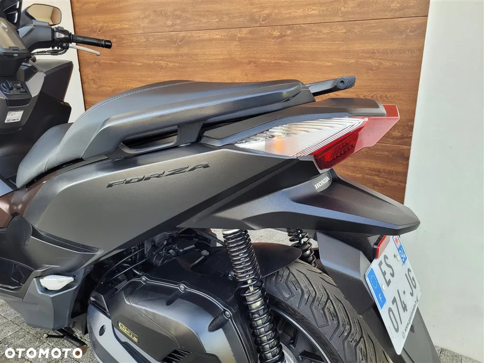 Honda NSS - 28