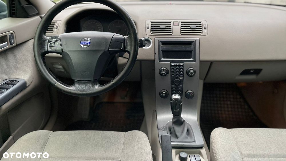 Volvo S40 2.0D Momentum - 13