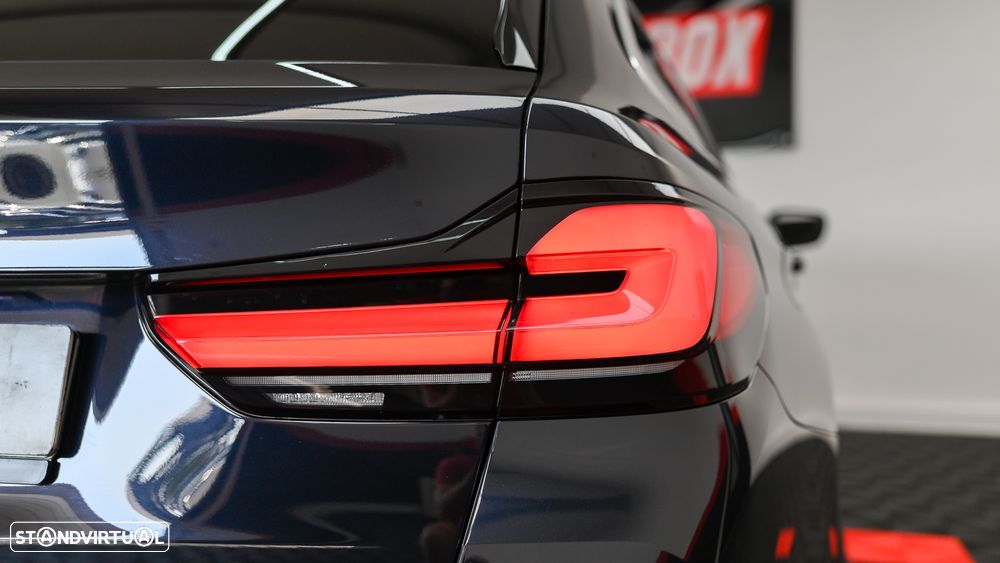 BMW 520 d Pack Desportivo M Auto - 32