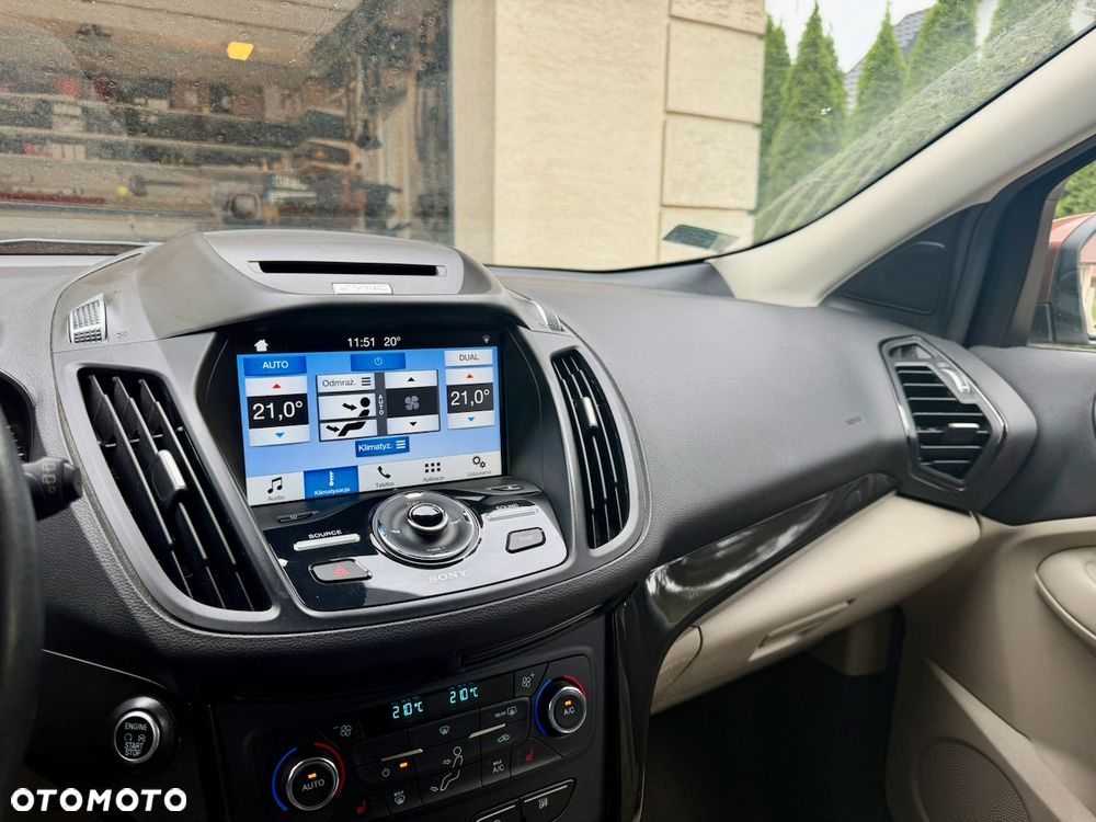 Ford Escape 2.0 EcoBoost AWD Titanium - 17