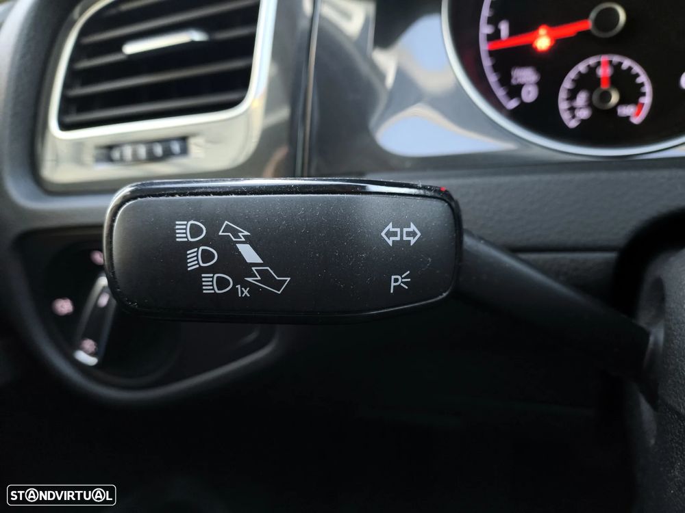 VW Golf Variant 1.6 TDi R-Line - 24