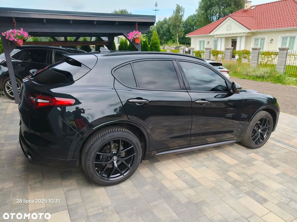 Alfa Romeo Stelvio 2.0 Turbo 16V AT8-Q4 Estrema - 3