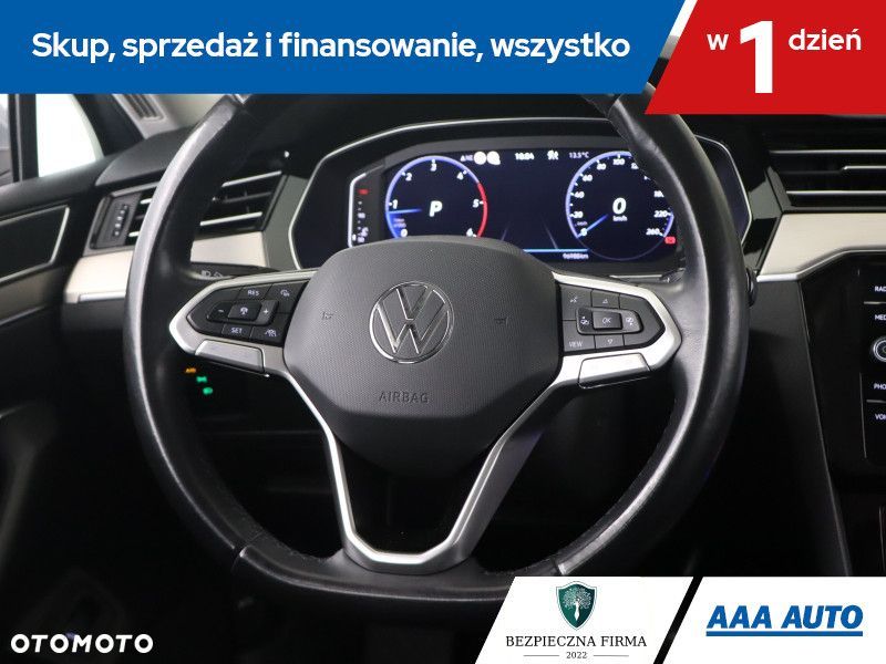 Volkswagen Passat - 18