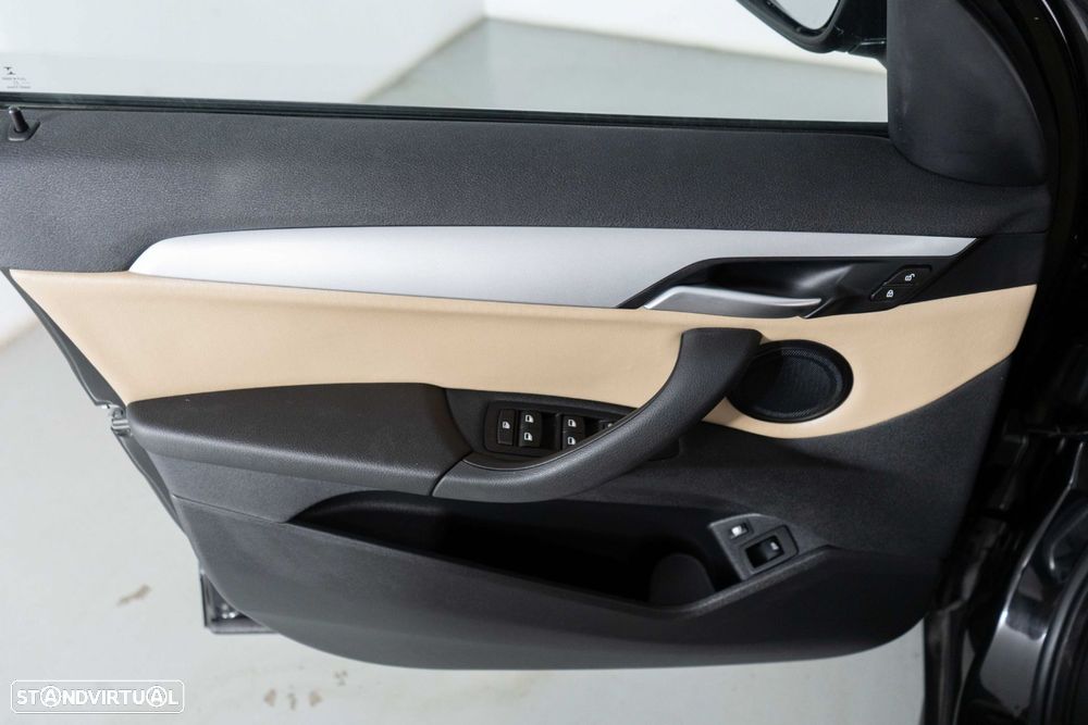 BMW X1 25 e xDrive Corporate Edition - 20