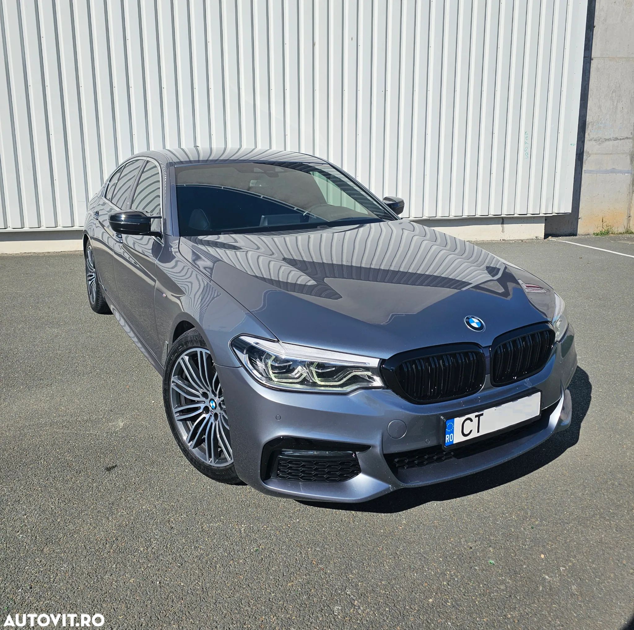 BMW Seria 5 520i Aut. - 1