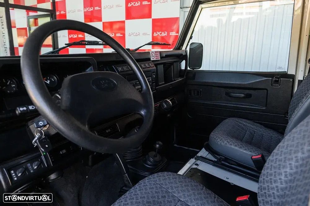 Land Rover Defender 90 2.5 Td5 E - 30