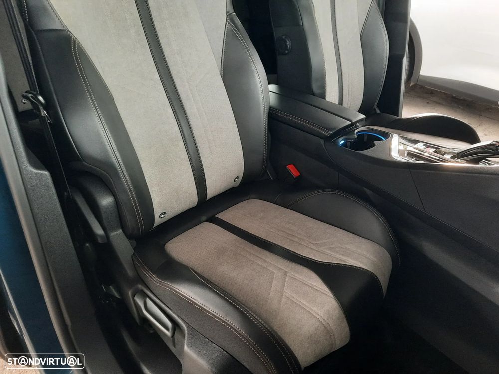 Peugeot 3008 1.6 Hybrid GT Pack e-EAT8 - 29