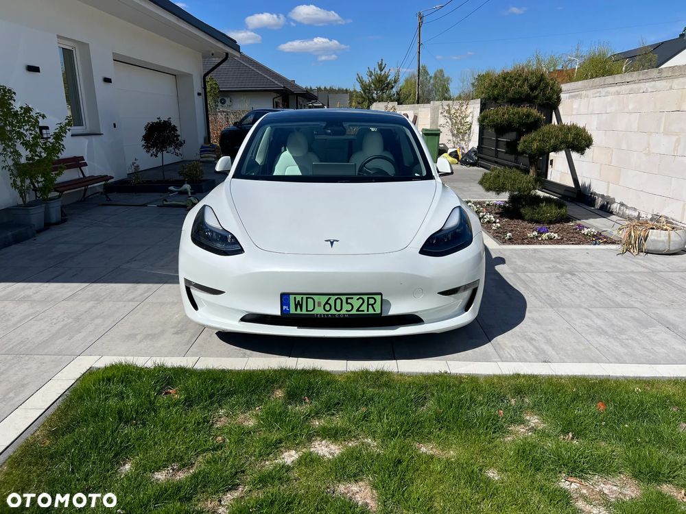 Tesla Model 3 - 2