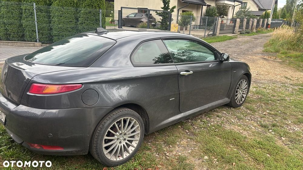Alfa Romeo GT 1.9JTD 16V Black Line - 4
